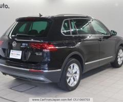 2019 Volkswagen Tiguan 5NDFGF 4WD - 14