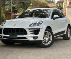 Porsche Macan S - 3